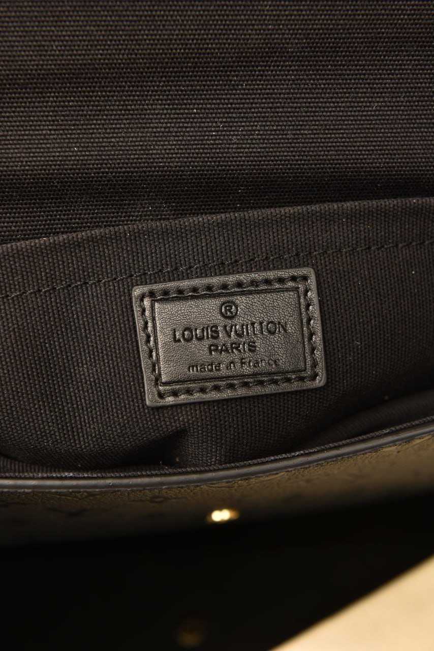 L - Felicie Pochette