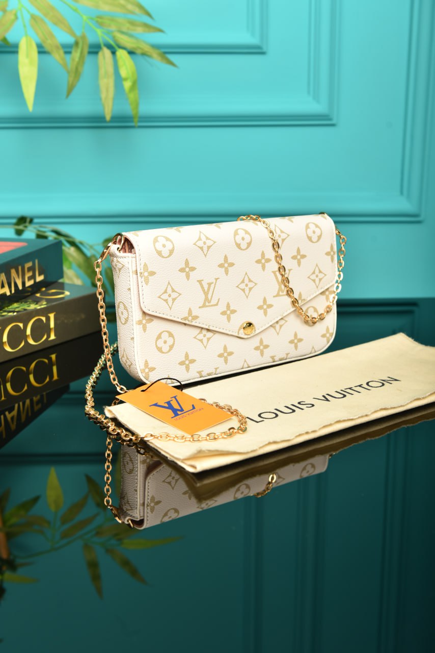 L - Felicie Pochette