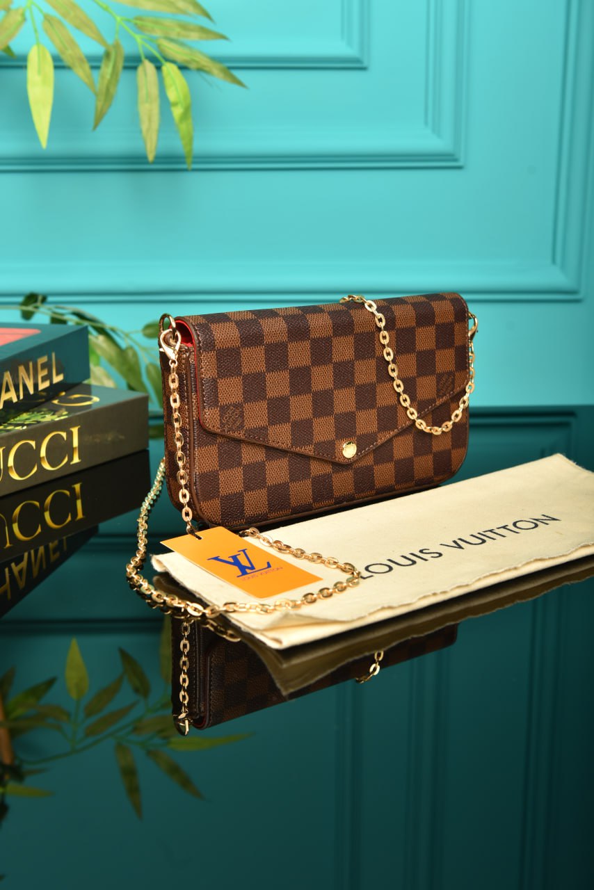 L - Felicie Pochette