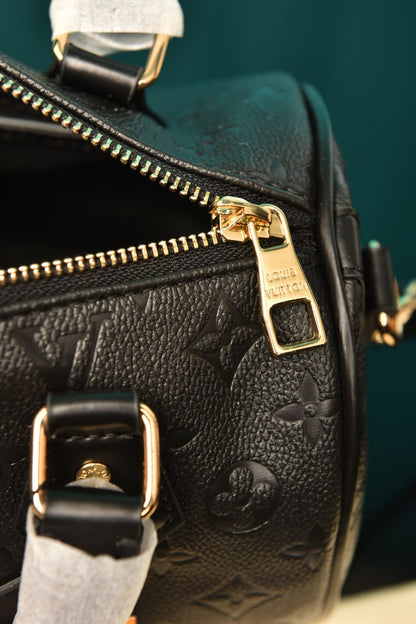 L - TM Speedy 25 Bandouliere Black