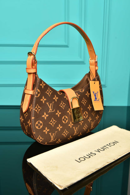 L - Low Key Shoulder Bag