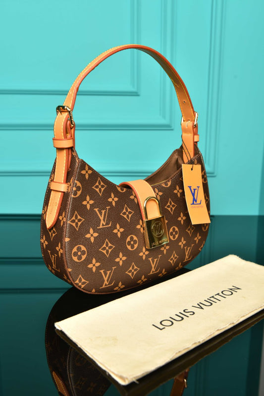 L - Low Key Shoulder Bag