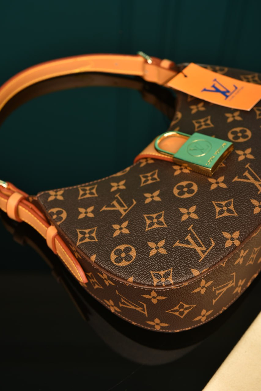 L - Low Key Shoulder Bag