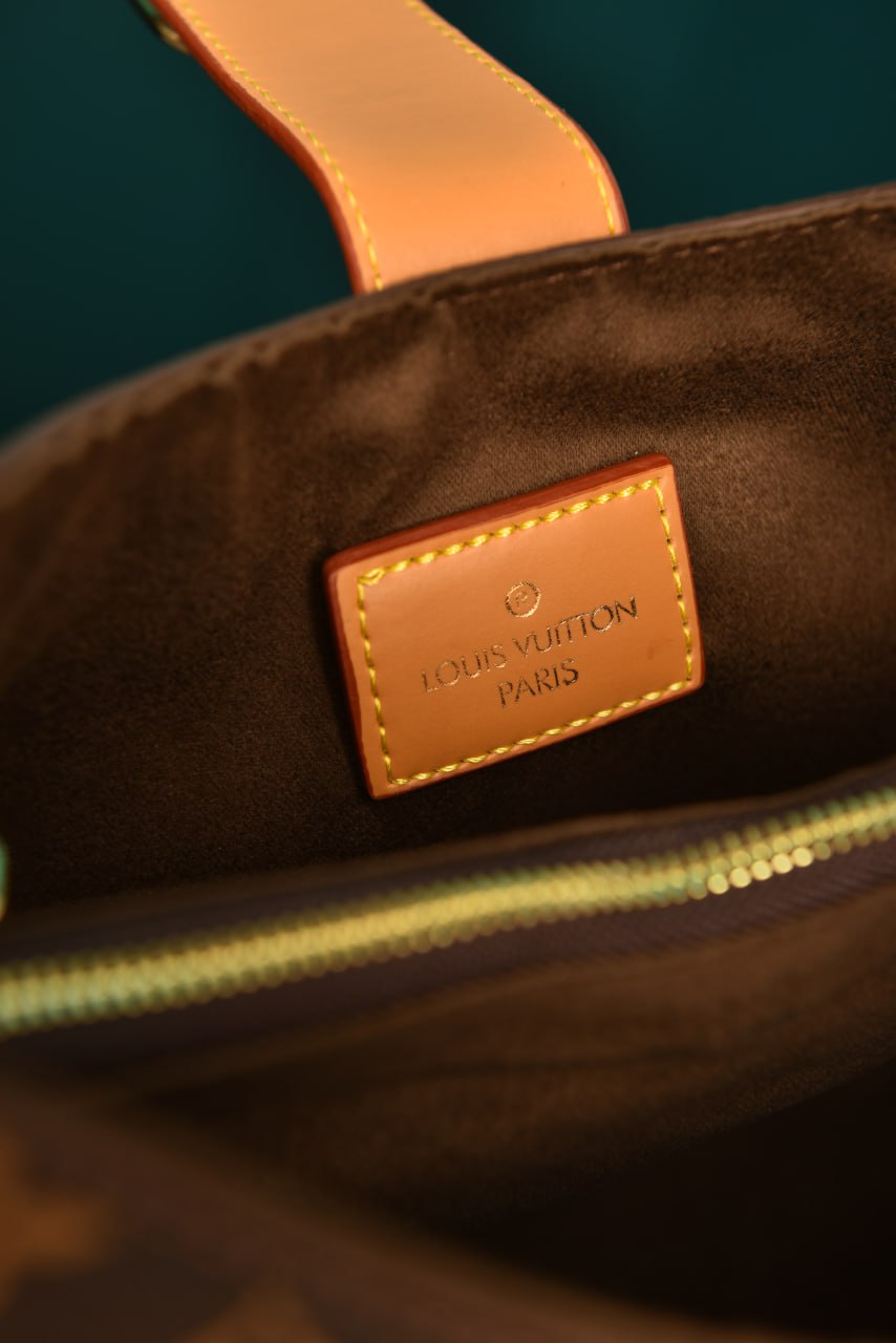 L - Low Key Shoulder Bag