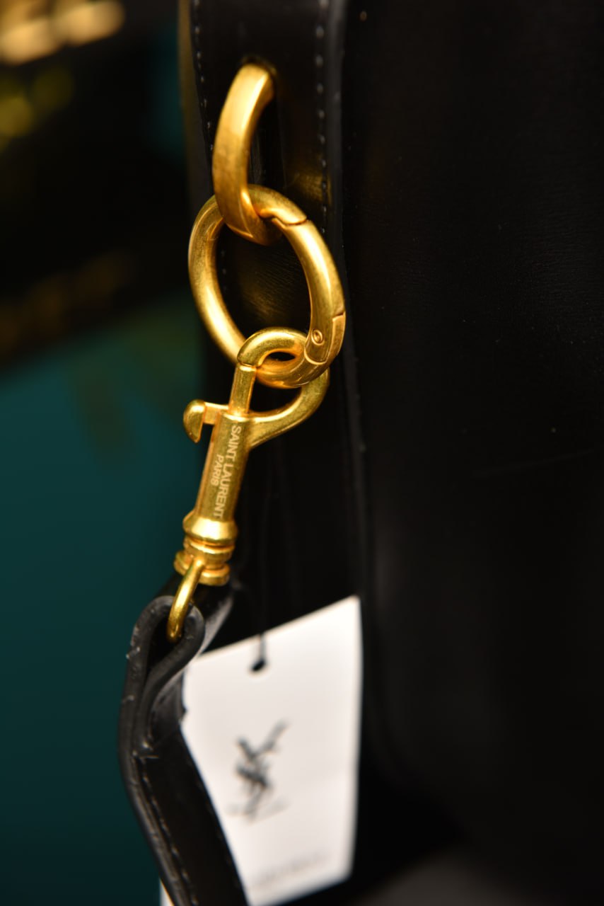 YS - e 37 in Shiny Leather