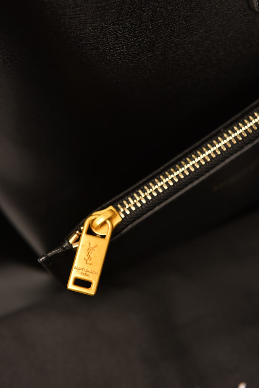 YS - e 37 in Shiny Leather