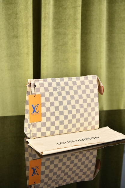 L - Toiletry Pouch