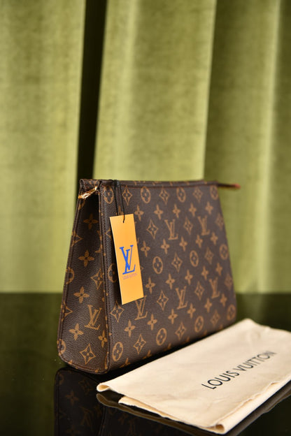 L - Toiletry Pouch