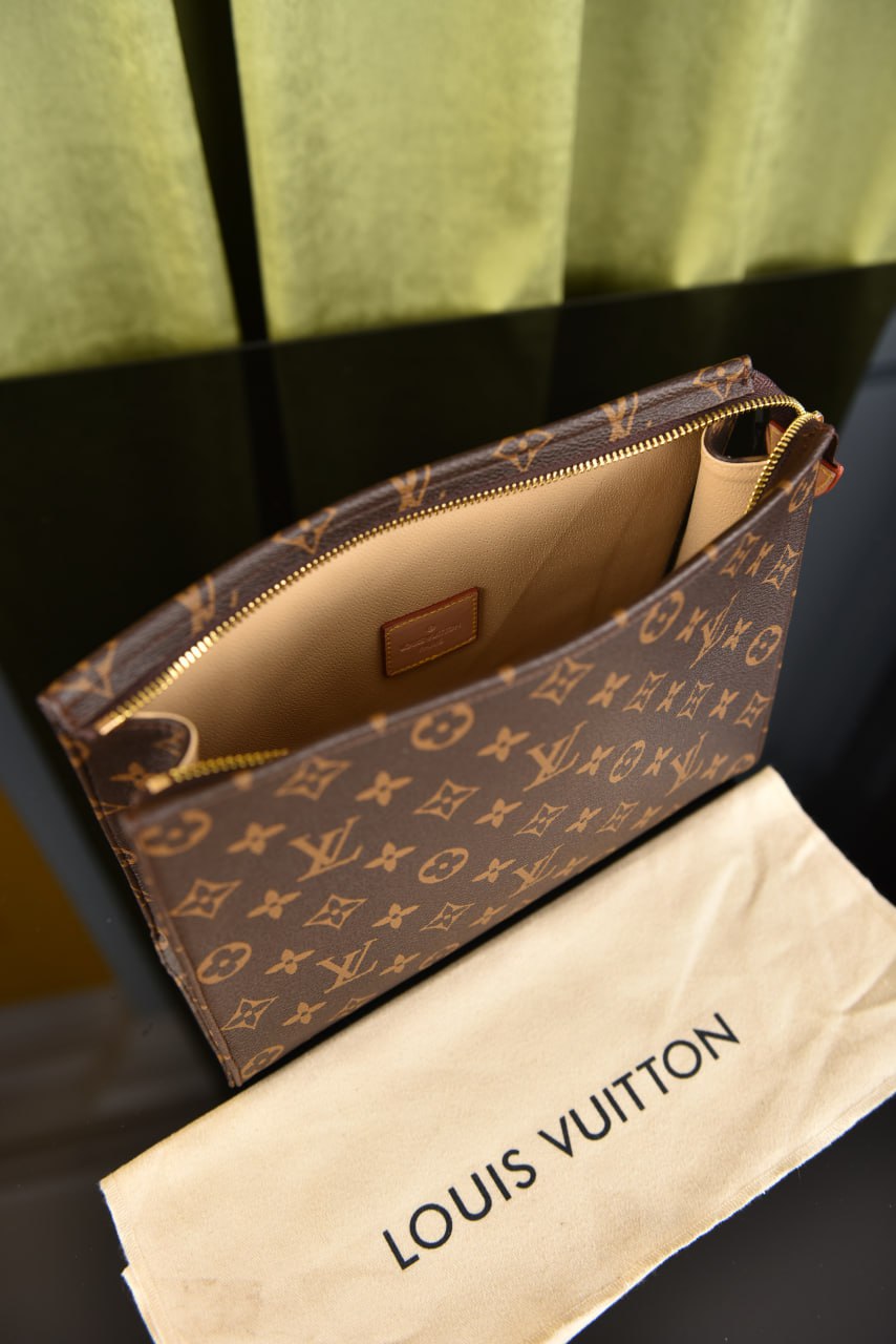 L - Toiletry Pouch